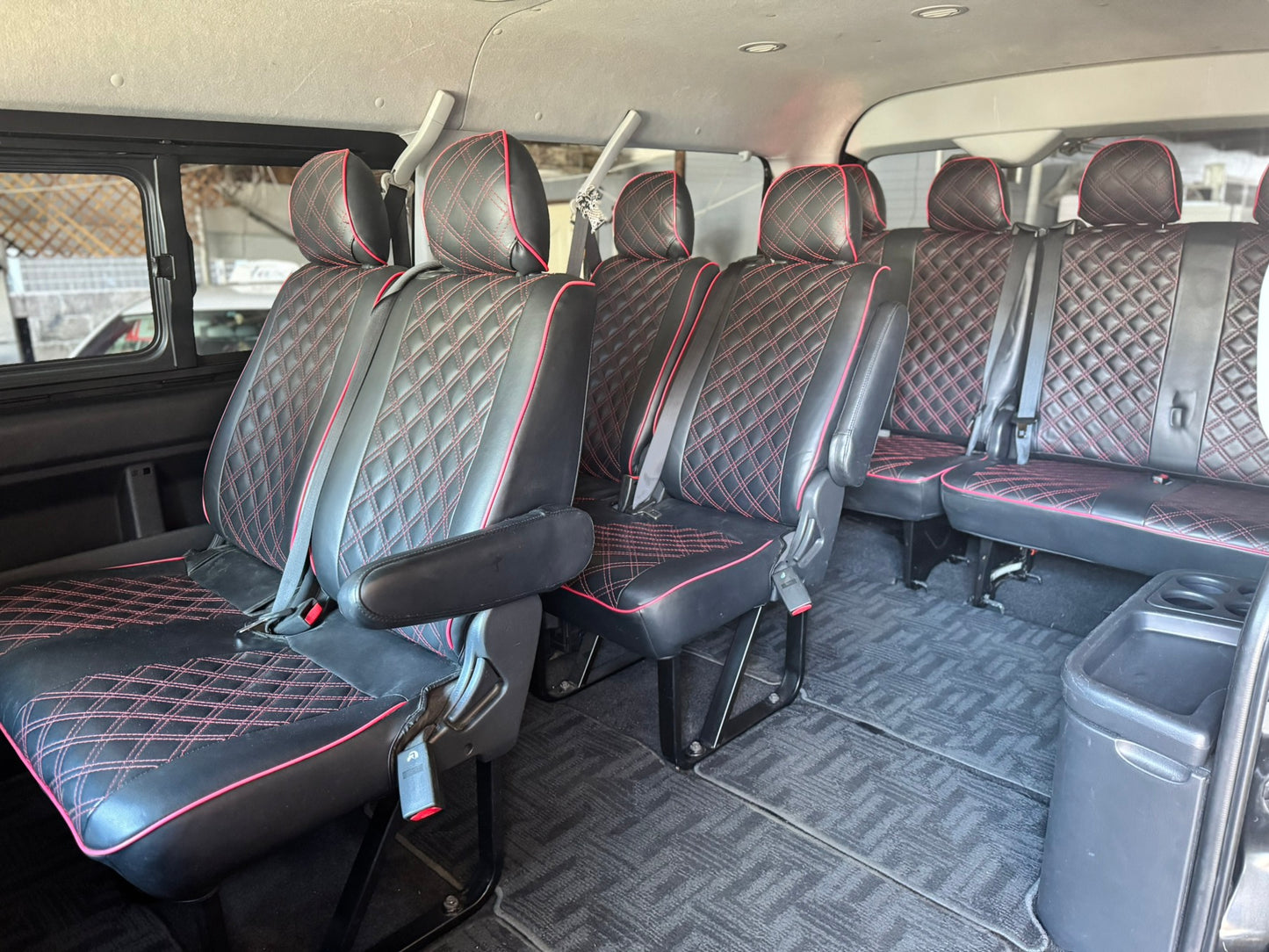 Toyota Hi Ace Van 10 Seater - Black