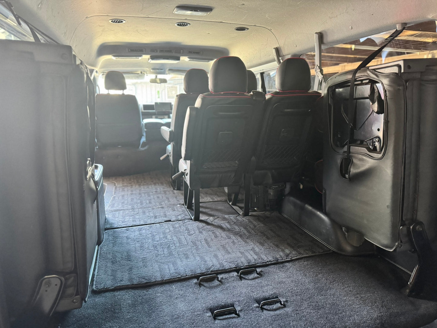 Toyota Hi Ace Van 10 Seater - Black