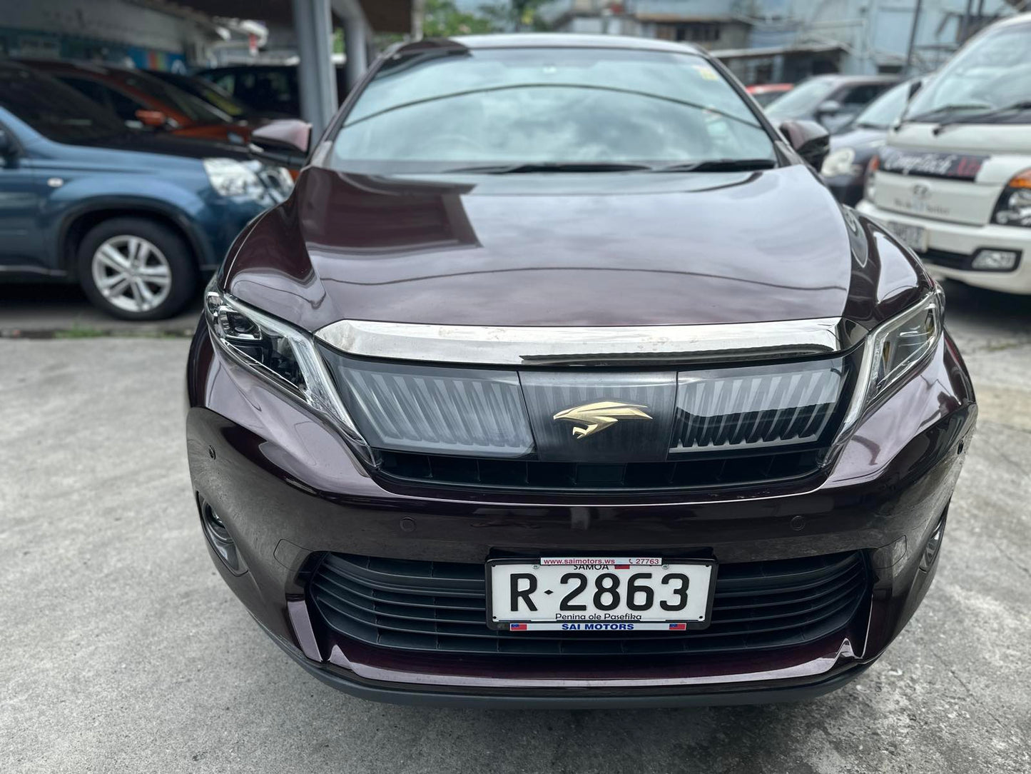 Toyota Harrier - Maroon