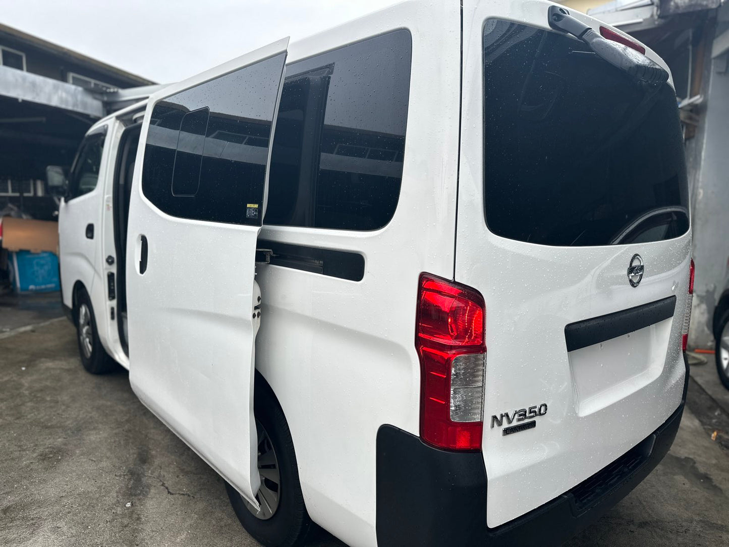 Nissan Caravan 10 Seater Automatic