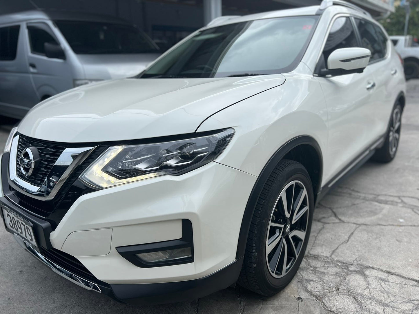 Nissan Xtrail White