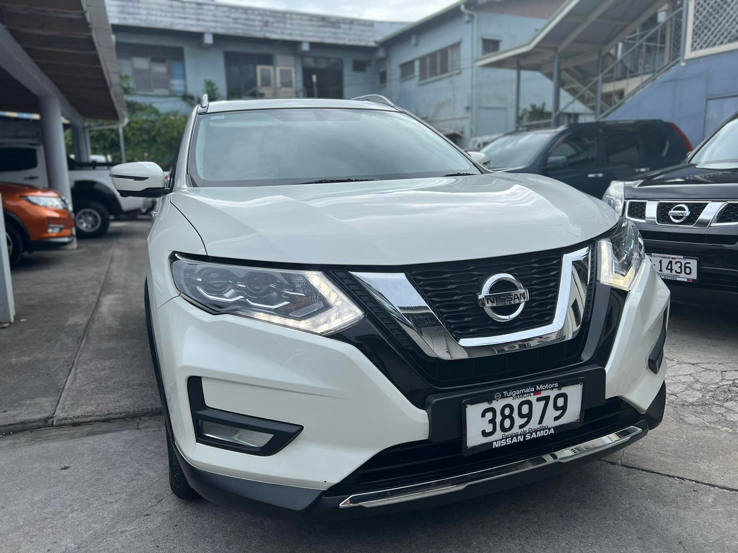 Nissan Xtrail White