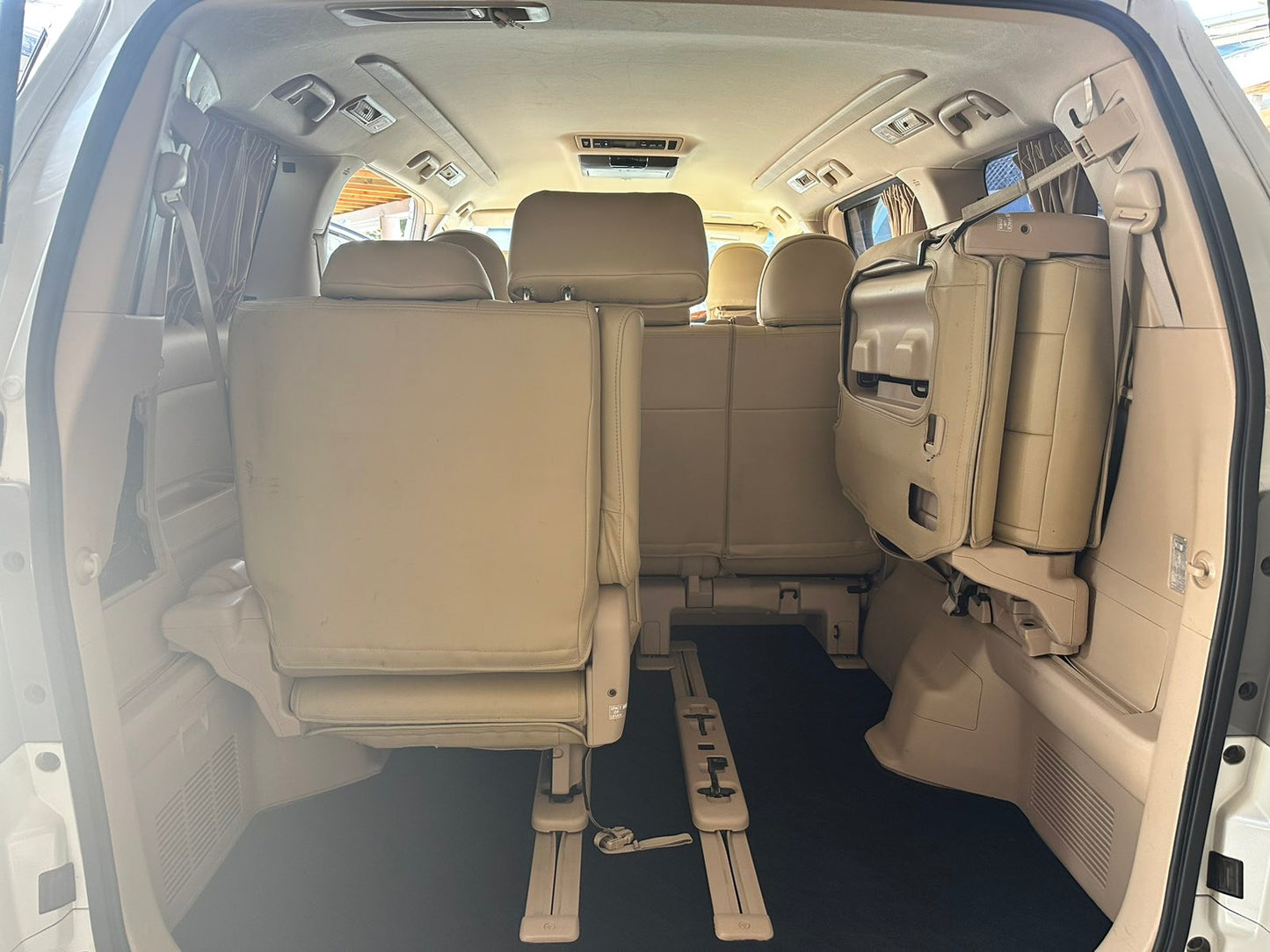 Toyota Alphard 8 Seater Mini Van