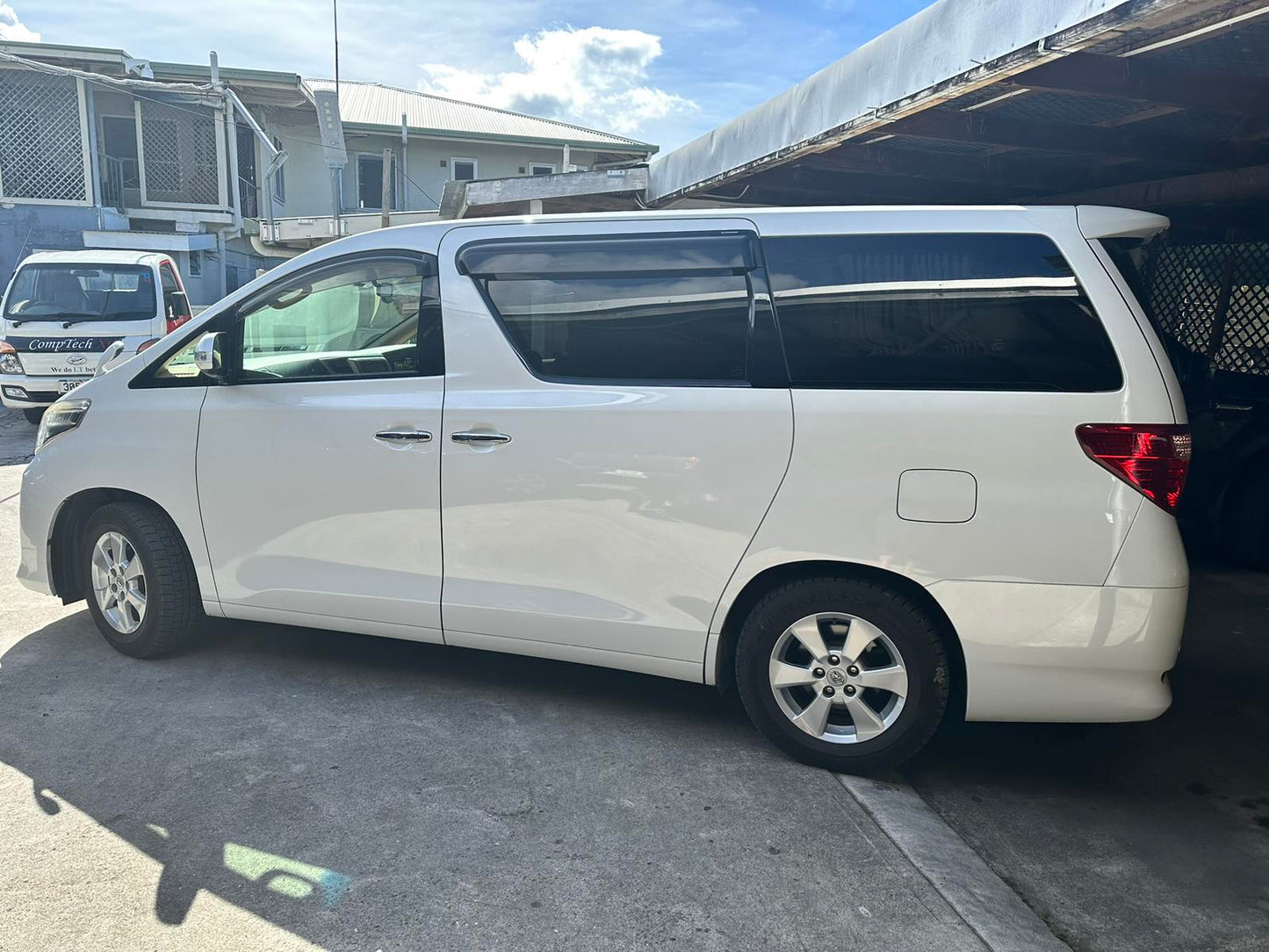 Toyota Alphard 8 Seater Mini Van