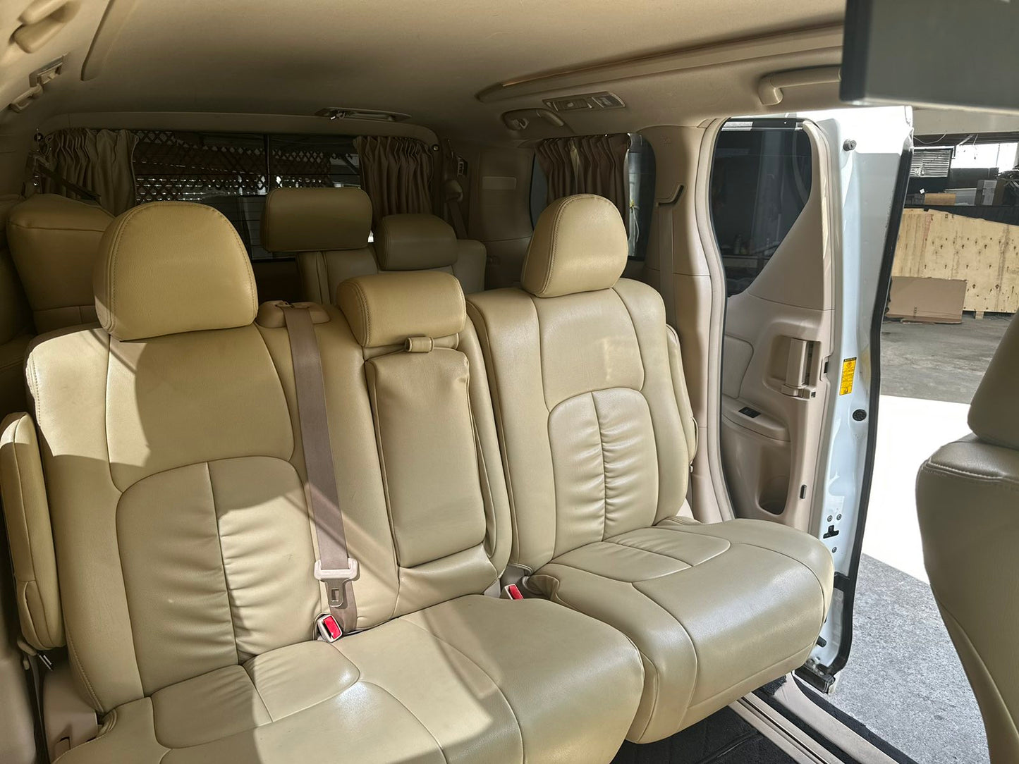 Toyota Alphard 8 Seater Mini Van