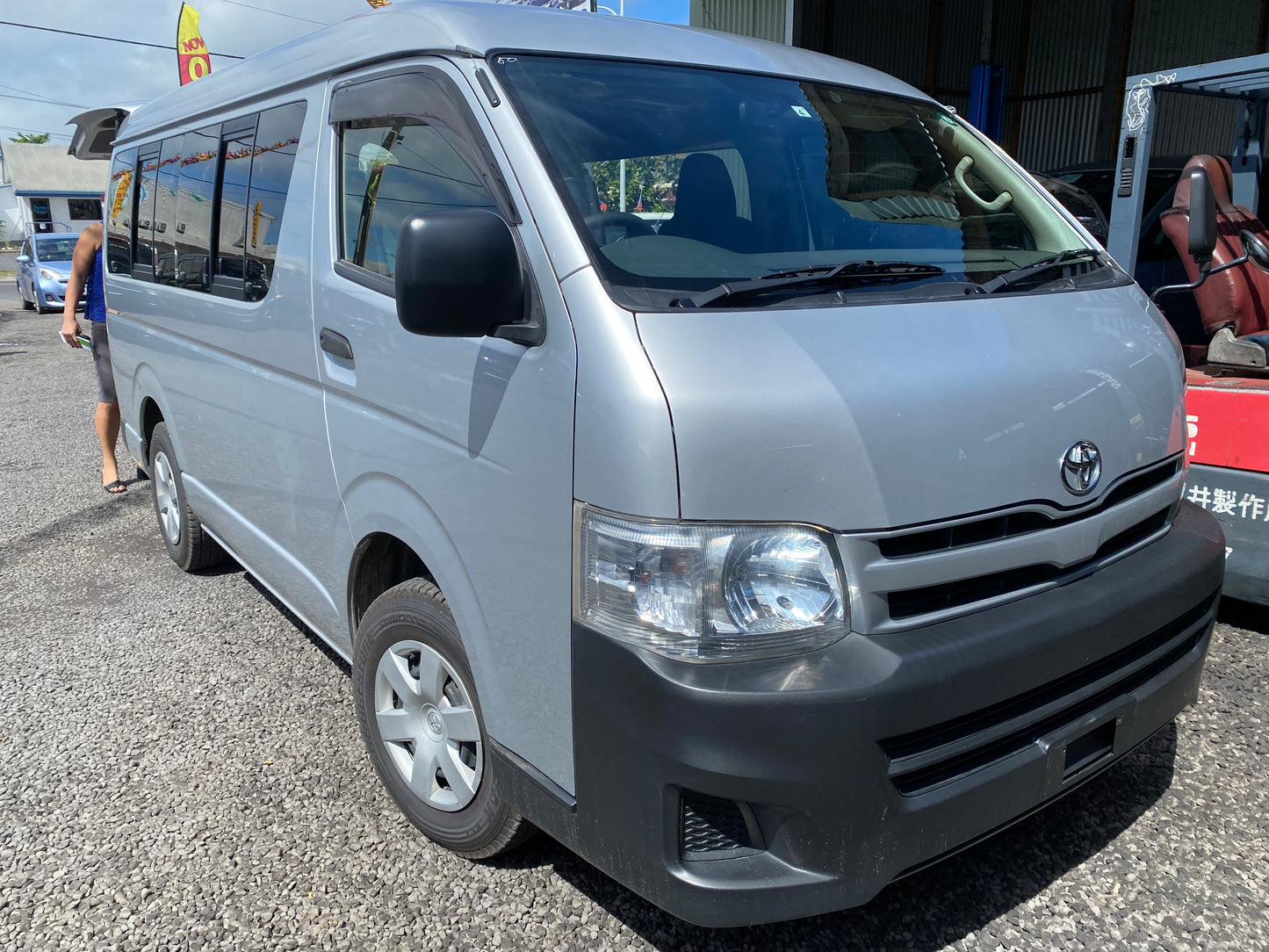 Toyota H-Ace Van 10 seater